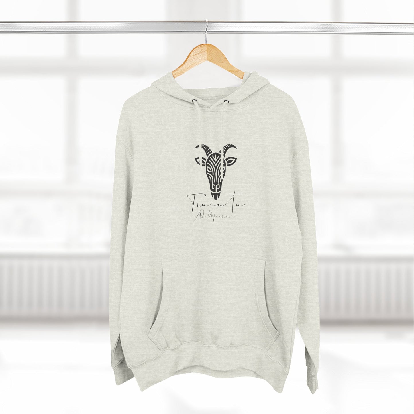 Felpa con Grafica Capra TRUCUTU – Calda in Pile, Design Animale Iconico, Regalo Perfetto per Amanti della Natura, Stile Ribelle ed Eco-Friendly